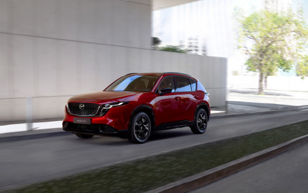 
            &laquo;Спорные решения&raquo;. Чем удивляет Mazda CX-5 третьего поколения
        