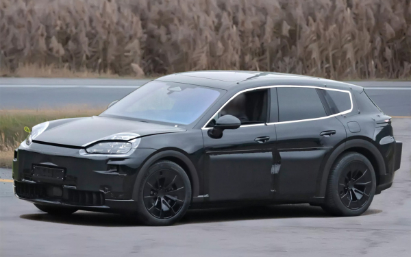 
            Прощай, электричество. Каким будет новый флагман Porsche
        