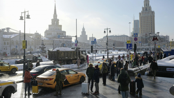 Толмачев: введение ограничений на рост цен на такси в непогоду несет риски Толмачев: введение ограничений на рост цен на такси в непогоду несет риски