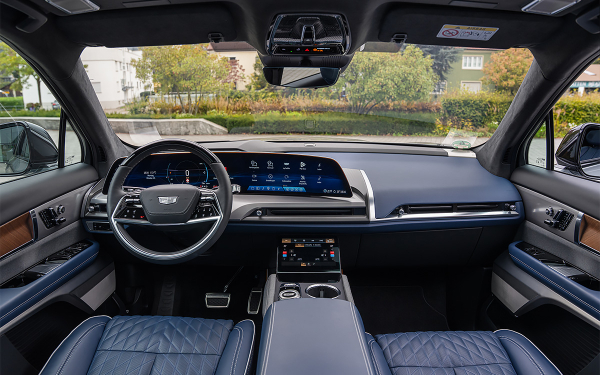 
            В Россию привезут 6-местный Cadillac Vistiq. У него пятизонный &laquo;климат&raquo;
        