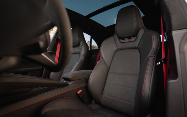 
            Первый обзор нового Porsche Macan GTS. Он понравится не всем
        