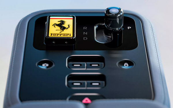 Экс-дизайнер Apple сделал салон для новой Ferrari. Что из этого вышло
Экс-дизайнер Apple сделал салон для новой Ferrari. Что из этого вышло