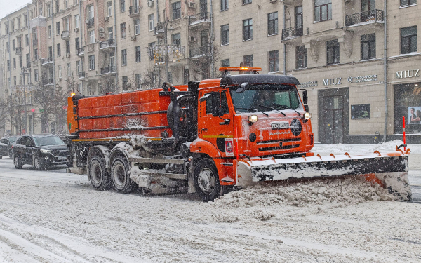 
            Сложнейший день для водителей. Фото последствий снегопада в Москве
        