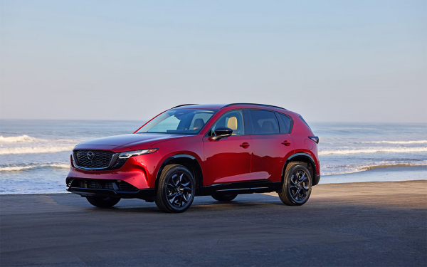 
            &laquo;Спорные решения&raquo;. Чем удивляет Mazda CX-5 третьего поколения
        