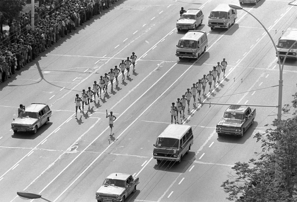 Олимпийский автопарк. На чем ездили по Москве летом 1980 года
Олимпийский автопарк. На чем ездили по Москве летом 1980 года