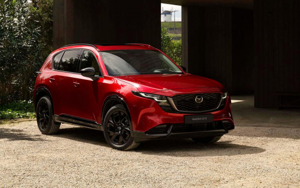 
            &laquo;Спорные решения&raquo;. Чем удивляет Mazda CX-5 третьего поколения
        