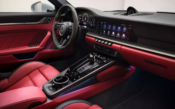 
            Обновленный Porsche 911 привезут в Россию. Когда старт продаж
        