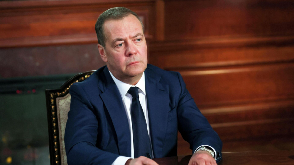 Медведев: молодежь должна видеть перспективы в различных сферах деятельности Медведев: молодежь должна видеть перспективы в различных сферах деятельности