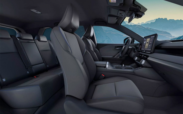 
            Suzuki представил новый кроссовер. Он косплеит Toyota RAV4
        