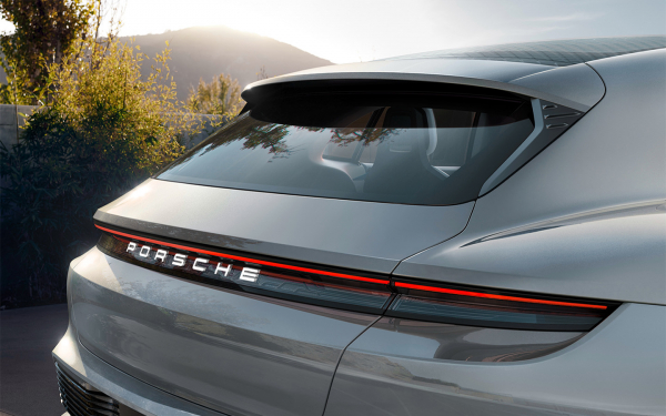 
            Porsche переживает мощный кризис. Что будет дальше с легендарной маркой
        