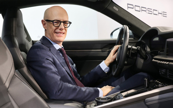
            Porsche переживает мощный кризис. Что будет дальше с легендарной маркой
        