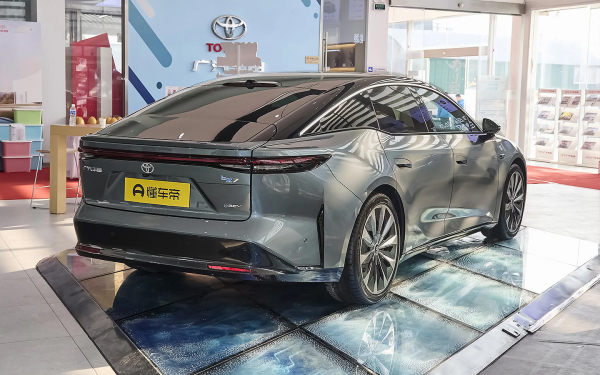 
            Эта Toyota удивит оснащением и ценой. Обзор японского седана bZ7 из Китая
        
