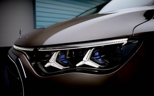 
            Камера для звонков и фары-звезды. Mercedes-Benz показал новый минивэн VLE
        