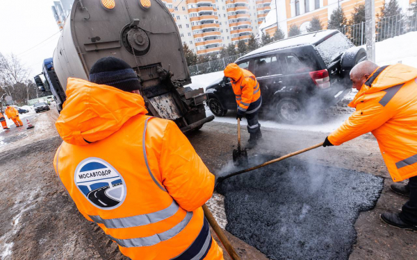
            На подмосковных дорогах выявлены тысячи дефектов. Отчет Минтранса
        