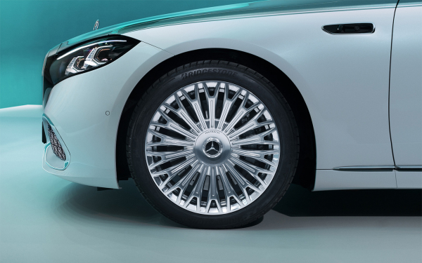 
            Самые необычные фишки нового Maybach. Такого Mercedes еще не создавал
        