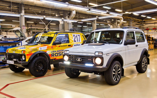 
            Бывший дизайнер Jaguar и Rolls-Royce Джайлс Тейлор оценил модели Lada
        