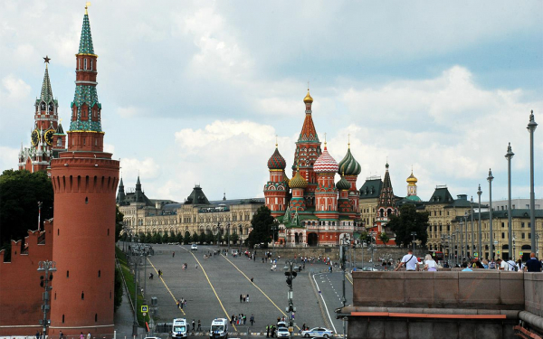 
            Перекрытия дорог в Москве на День Победы начнутся 29 апреля. Список улиц
        