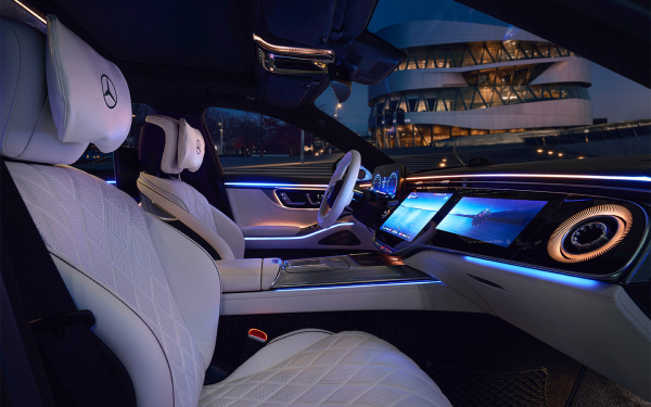 
            Новые BMW 7 и Mercedes S-Class: подробный обзор изменений и цены
        