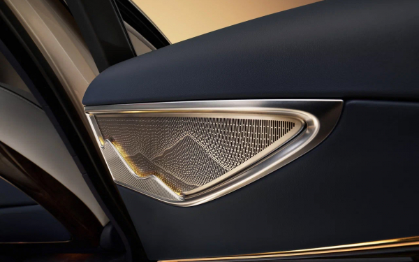 
            Hongqi назвал сроки старта продаж Guoya в России. Это конкурент Maybach
        
