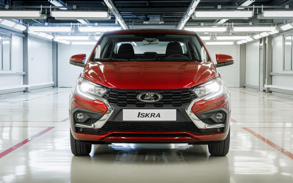 
            Разница в ценах и хитрости продавцов. Как мы покупали новую Lada Iskra
        