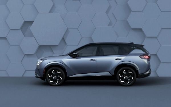 
            Представлен новый Nissan X-Trail. Но под другим названием
        