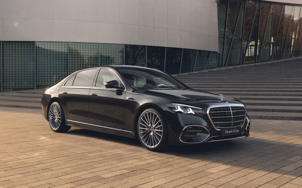 
            Новые BMW 7 и Mercedes S-Class: подробный обзор изменений и цены
        
