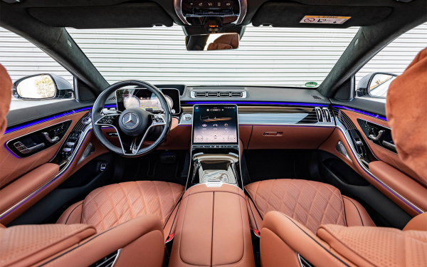 
            Новые BMW 7 и Mercedes S-Class: подробный обзор изменений и цены
        