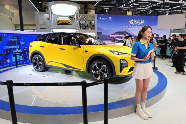 
            Девушки на стендах Пекинского автосалона &mdash; 2026. Фоторепортаж
        