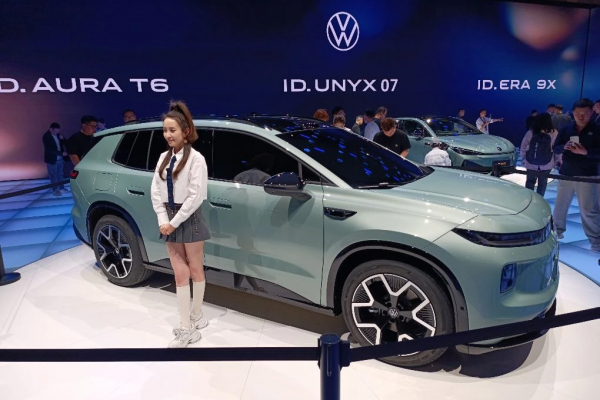 
            Девушки на стендах Пекинского автосалона &mdash; 2026. Фоторепортаж
        