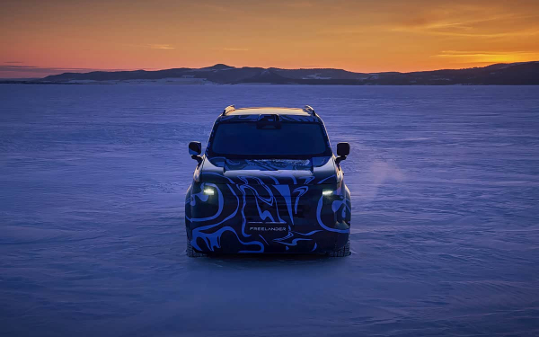 
            Новый Freelander прошел первые тесты. Он выглядит как концепт
        