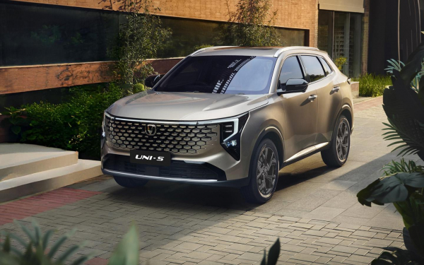 
            Семь конкурентов новому кроссоверу Volga K40. Это не только &laquo;китайцы&raquo;
        