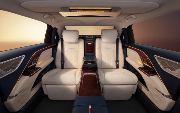 Hongqi рассказал о новом флагмане и продажах в России в 2026 году
Hongqi рассказал о новом флагмане и продажах в России в 2026 году