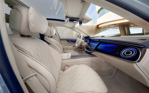 
            Новые BMW 7 и Mercedes S-Class: подробный обзор изменений и цены
        