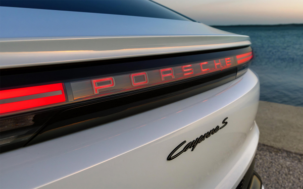 
            Porsche представила самый мощный Cayenne. Главные факты о новинке
        