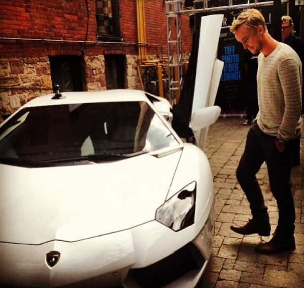 
            Вместо метлы &mdash; Lamborghini. Оцените автопарк актеров из &laquo;Гарри Поттера&raquo;
        