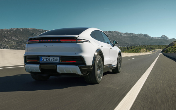 
            Porsche представила самый мощный Cayenne. Главные факты о новинке
        