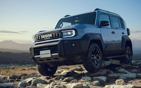 
            В Японии начались продажи мини Land Cruiser. Он стоит как Lada Vesta
        