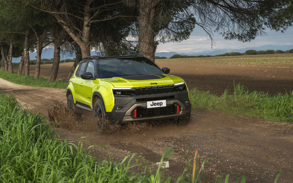 
            Jeep представил обновленный кроссовер Avenger. Ключевые изменения
        