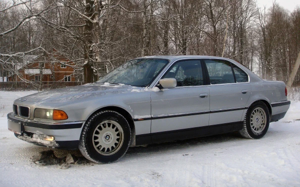 
            25 лет не срок. Опыт владения BMW 7 Series с пробегом 500 тыс. км
        