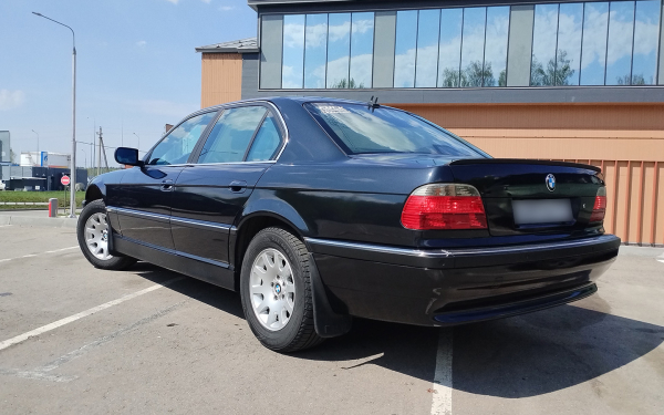 
            25 лет не срок. Опыт владения BMW 7 Series с пробегом 500 тыс. км
        