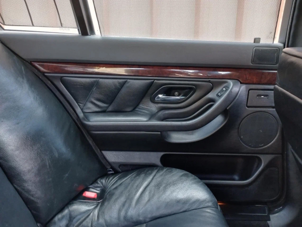 
            25 лет не срок. Опыт владения BMW 7 Series с пробегом 500 тыс. км
        
