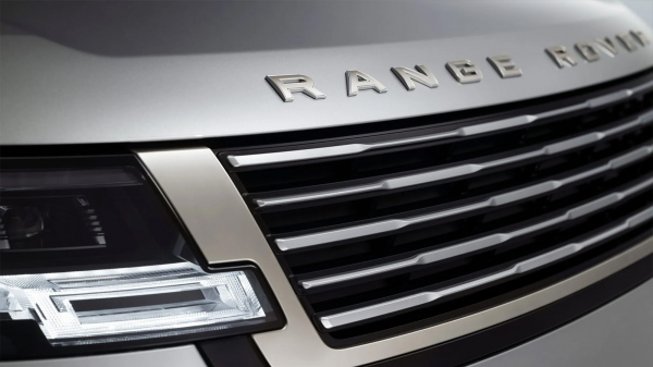 
            Range Rover представил самый роскошный SV Ultra. В нем нет настоящей кожи
        